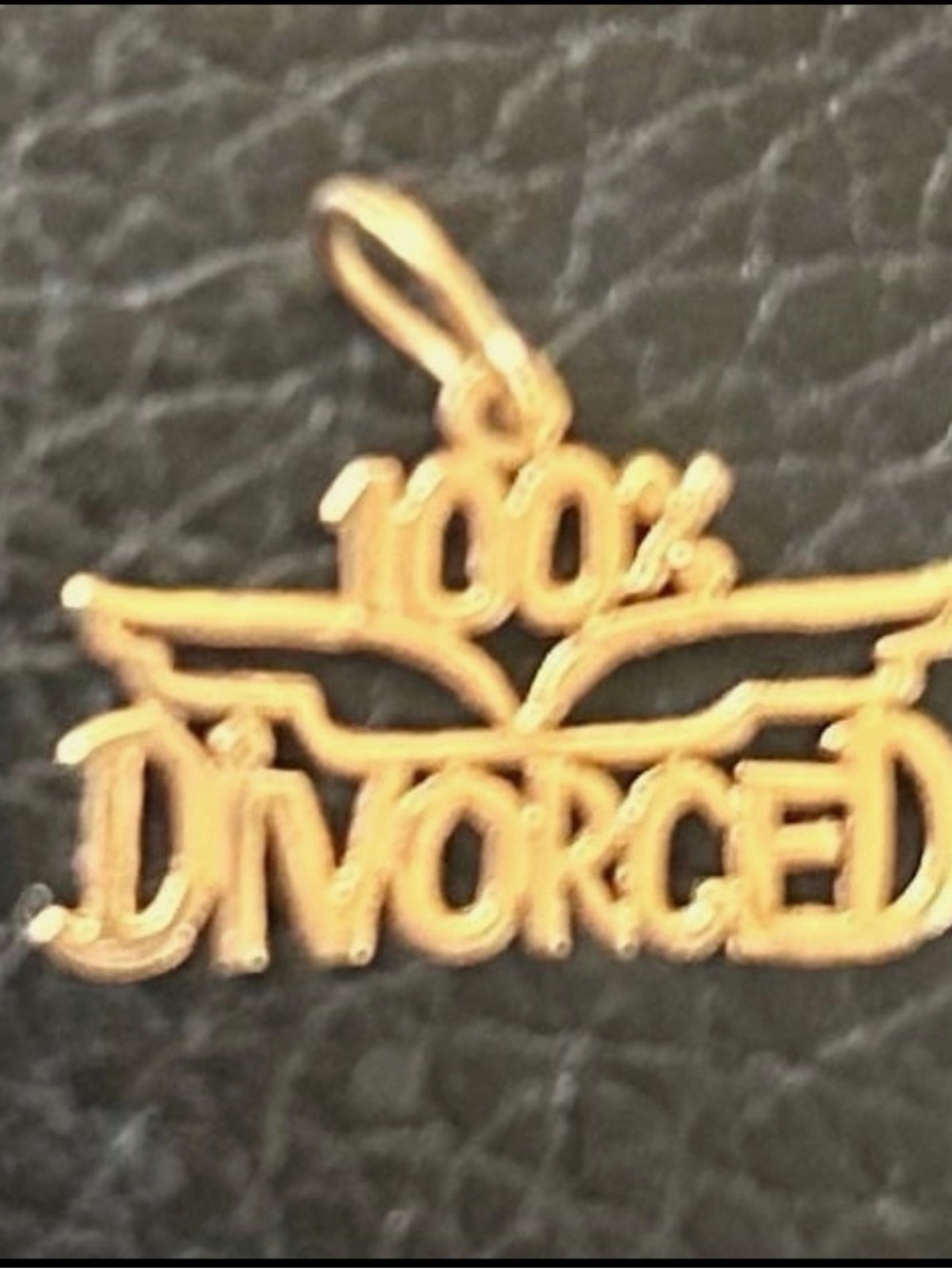 Vintage 14K Gold “100% Divorced” Charm Pendant - Picture 3 of 3